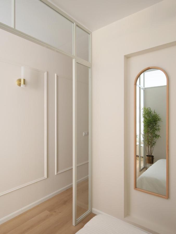 Staylish Studio Apartment In Malasana Madrid Bagian luar foto