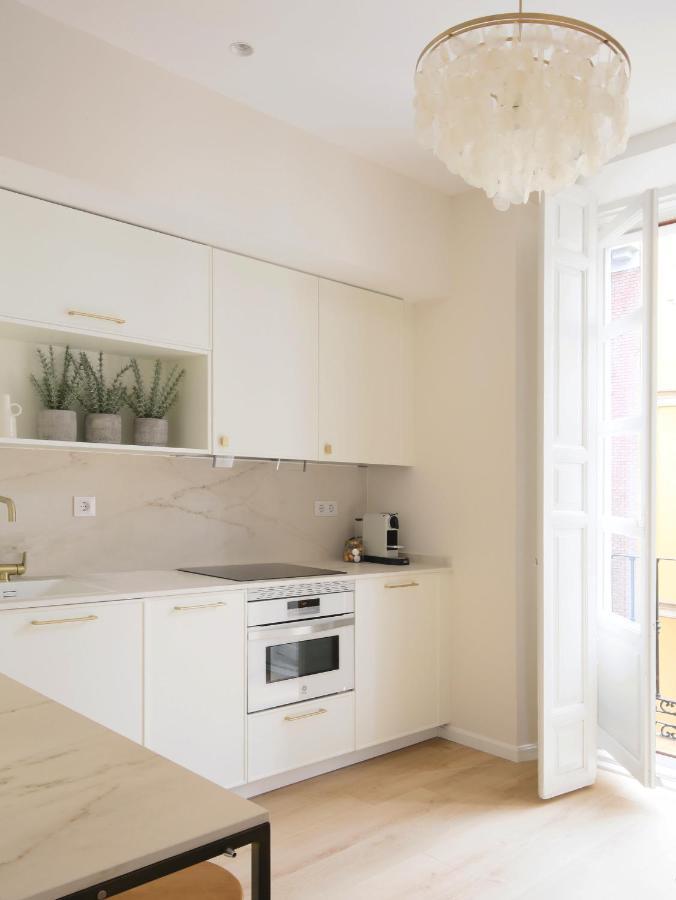 Staylish Studio Apartment In Malasana Madrid Bagian luar foto