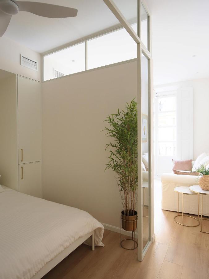 Staylish Studio Apartment In Malasana Madrid Bagian luar foto