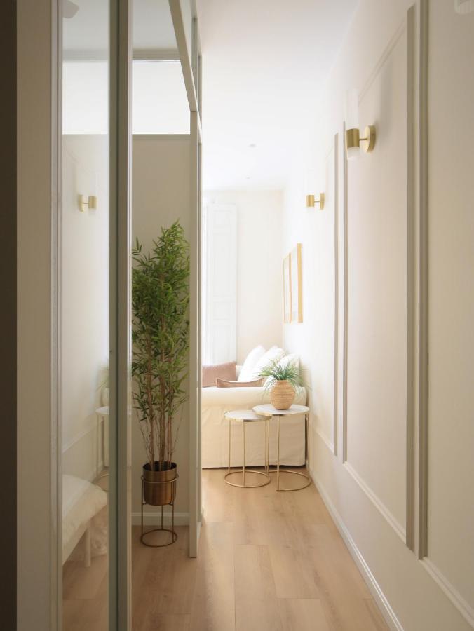 Staylish Studio Apartment In Malasana Madrid Bagian luar foto