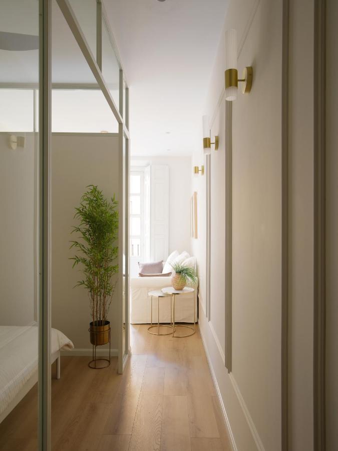 Staylish Studio Apartment In Malasana Madrid Bagian luar foto