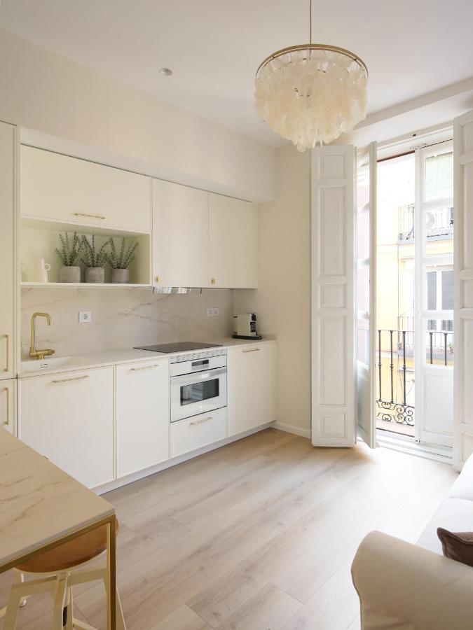 Staylish Studio Apartment In Malasana Madrid Bagian luar foto