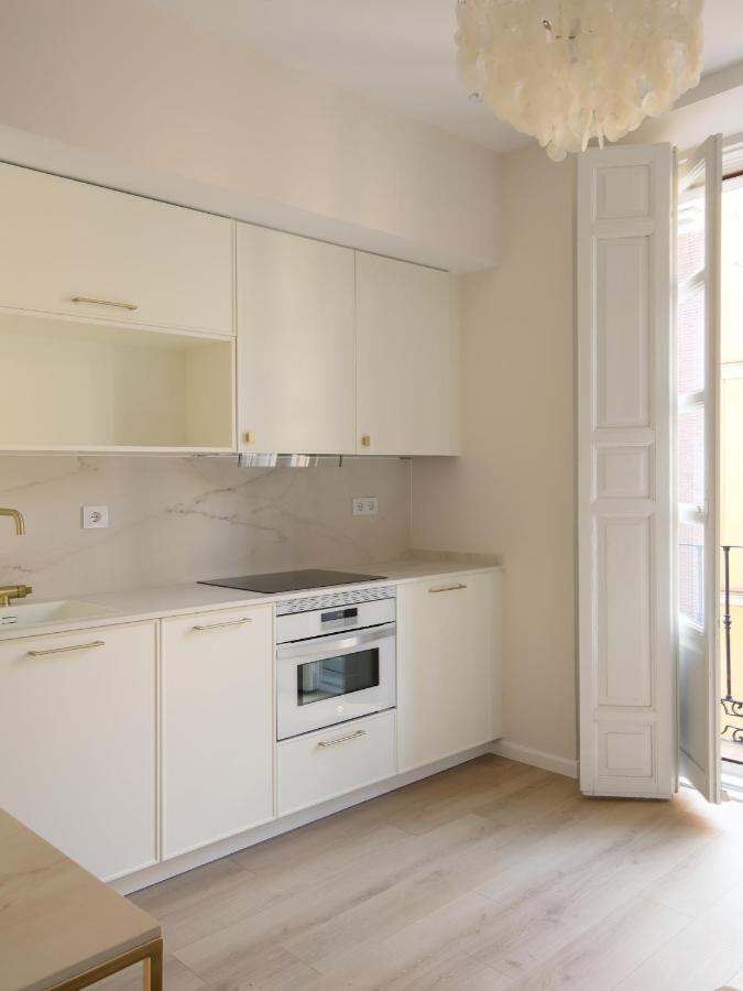 Staylish Studio Apartment In Malasana Madrid Bagian luar foto
