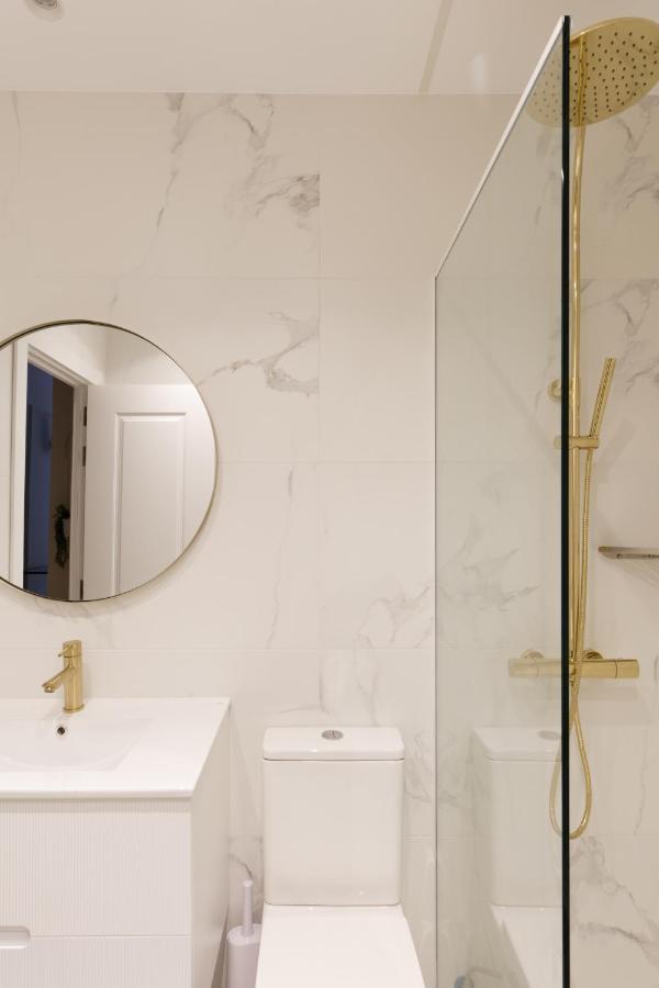 Staylish Studio Apartment In Malasana Madrid Bagian luar foto